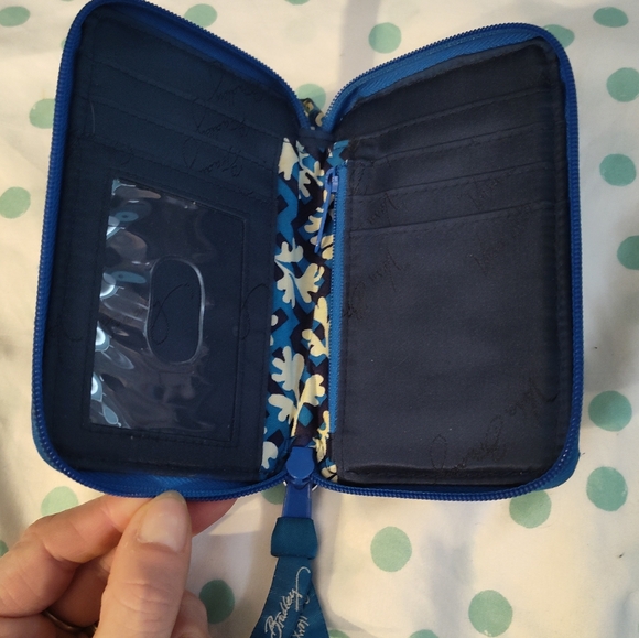 NWOT! Vera Bradley Wristlet - Picture 6 of 11